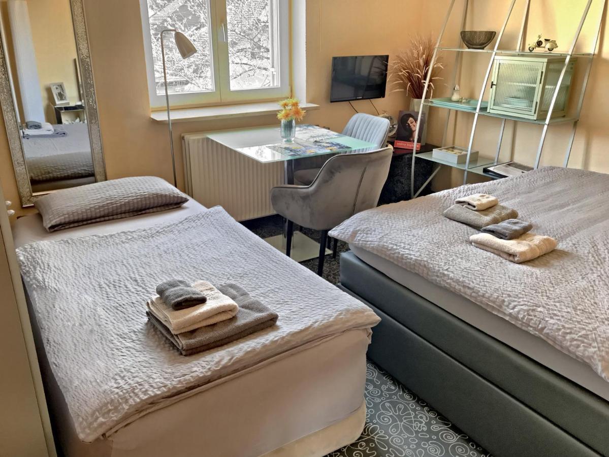 Lion Homestay München Buitenkant foto
