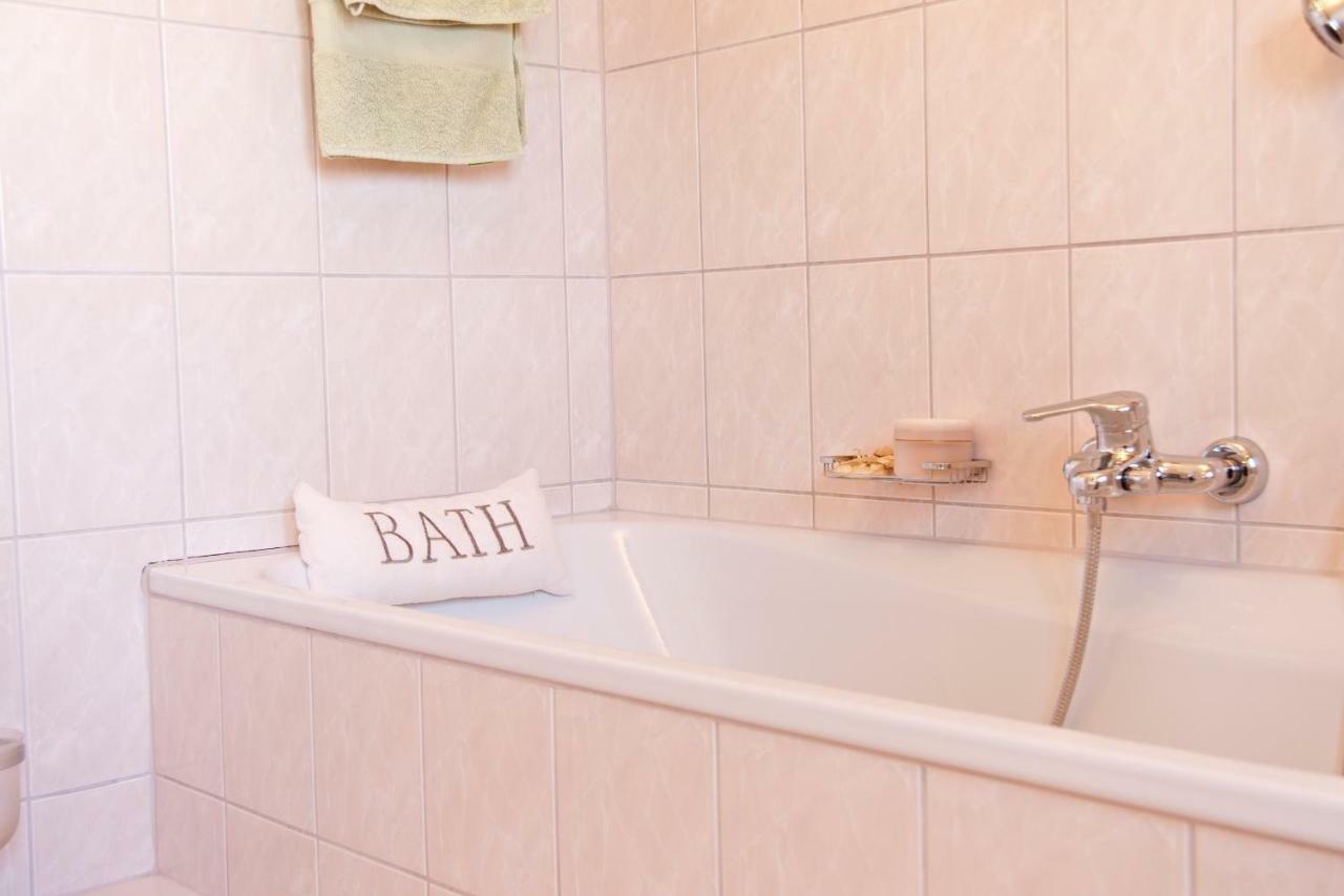 Lion Homestay München Buitenkant foto