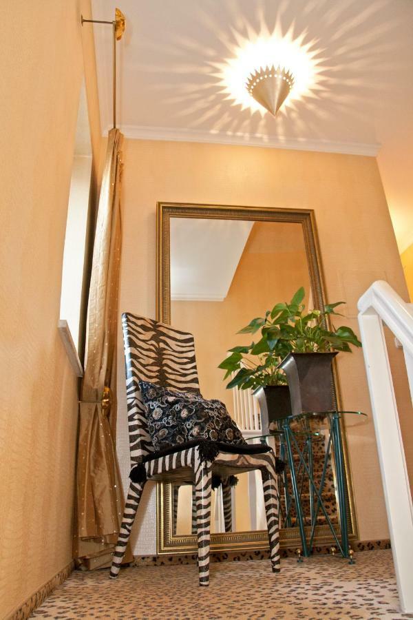 Lion Homestay München Buitenkant foto